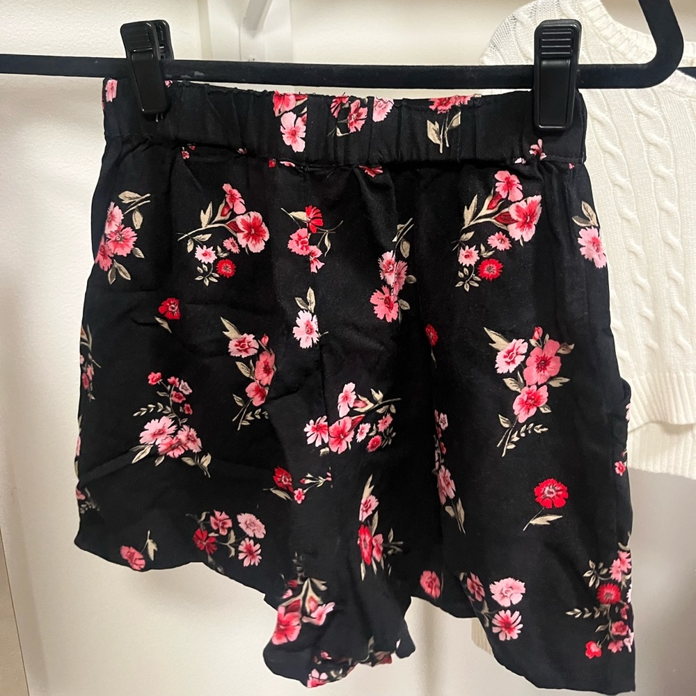 H&M floral shorts